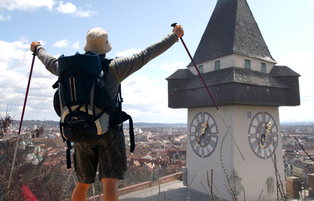 Wanderer am Uhrturm