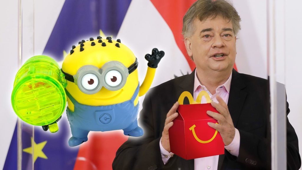 Kogler hält Happy Meal