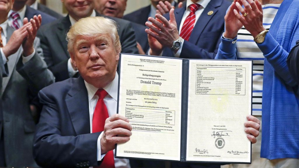 Trump zeigt sein Maturazeugnis her
