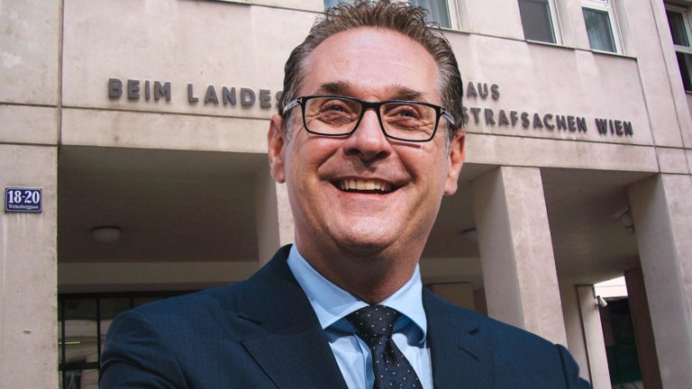 Strache vor der Justizanstalt