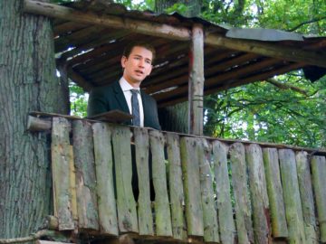 Kurz in Baumhaus