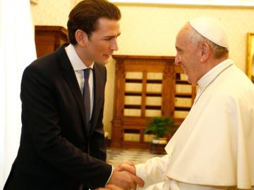 Kurz begrüßt den Papst