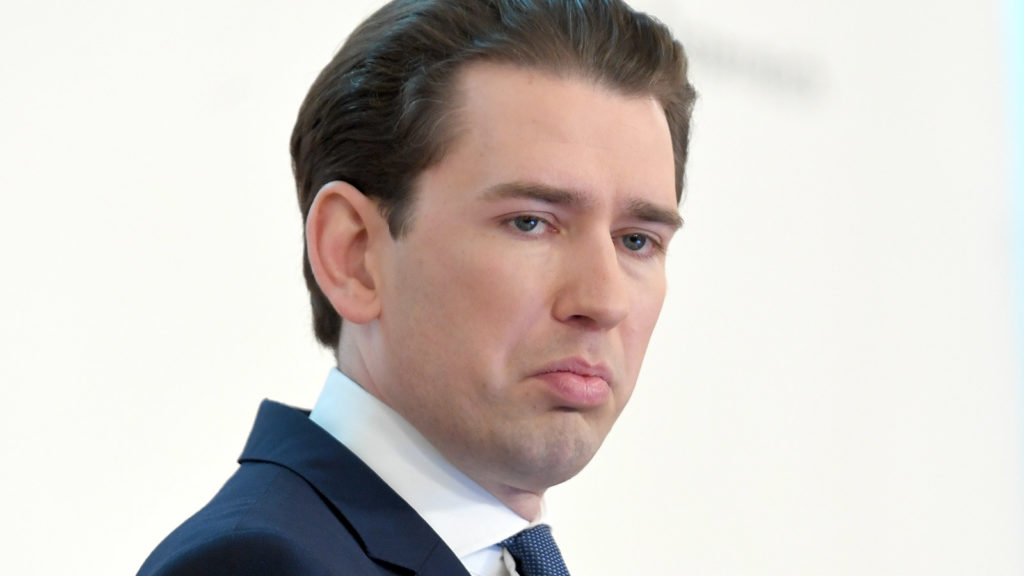 Kurz schaut beleidigt