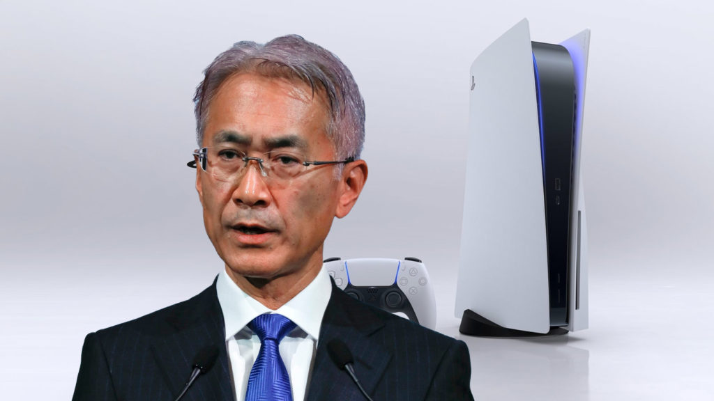 Sony-Chef vor einer Playstation 5