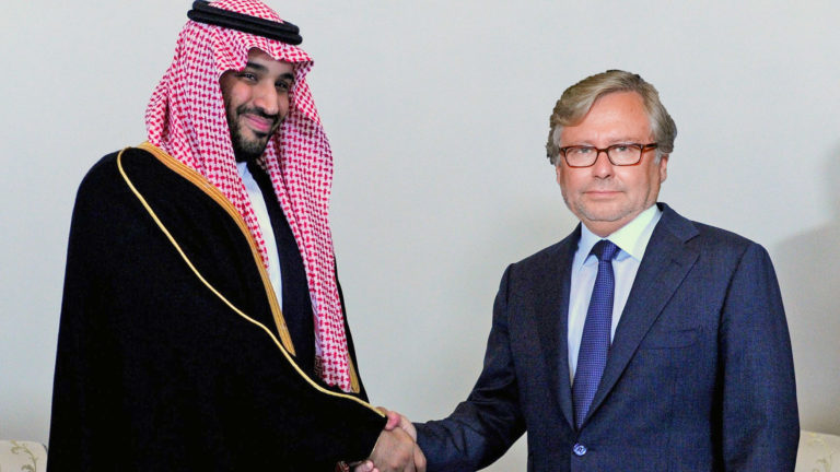Bin Salman schüttelt Wrabetz die Hand