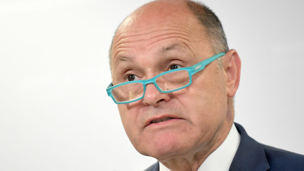 Sobotka mit Brille