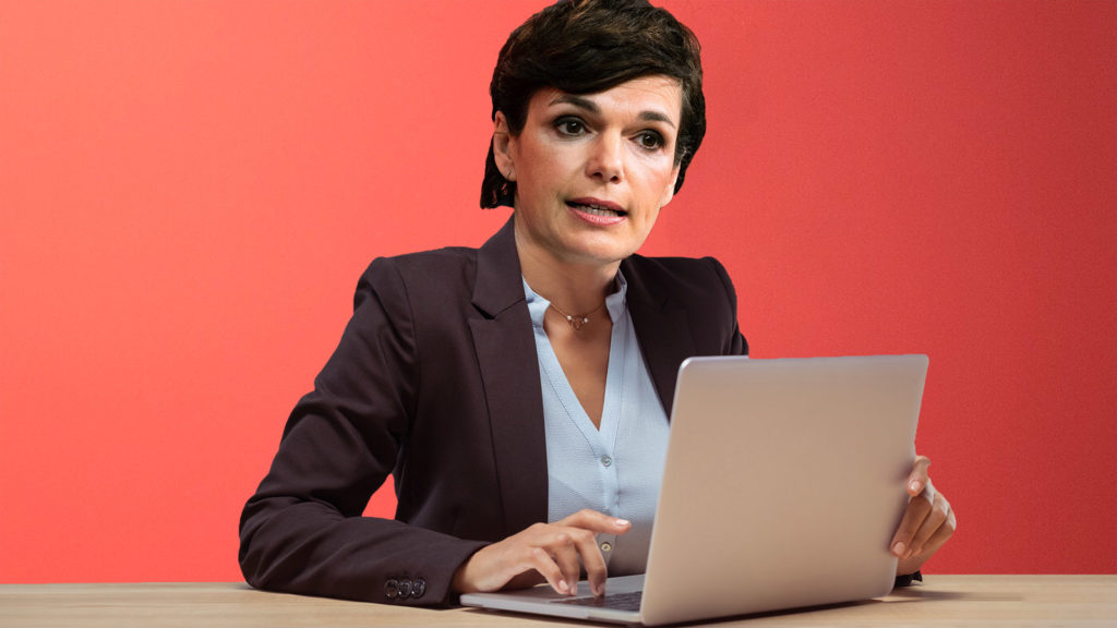 Rendi-Wagner genervt vor Laptop