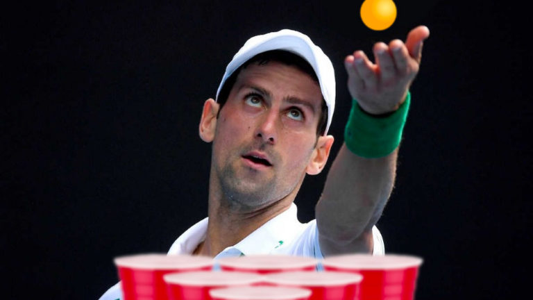 Djokovic spielt Beerpong