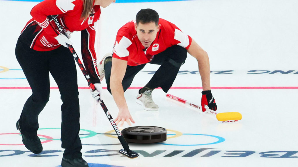 Curling-Spieler schießen Saugroboter