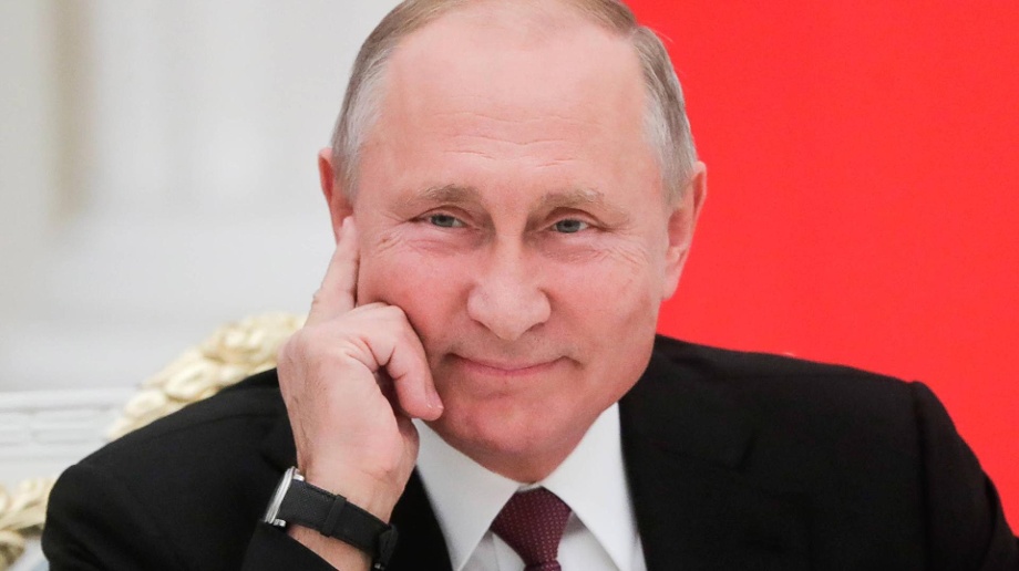 Putin lächelt