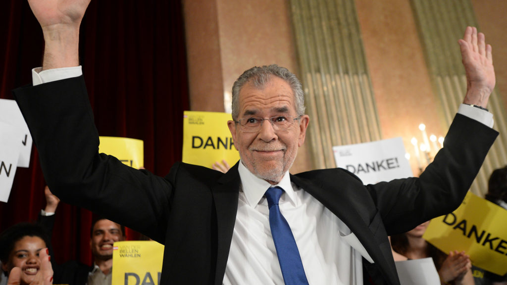 Van der Bellen jubelt