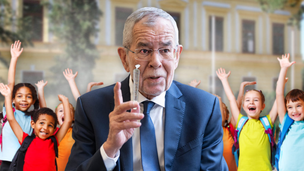 Van der Bellen vor einer Schule mit Joint, im Hintergrund freudige Schüler:innen