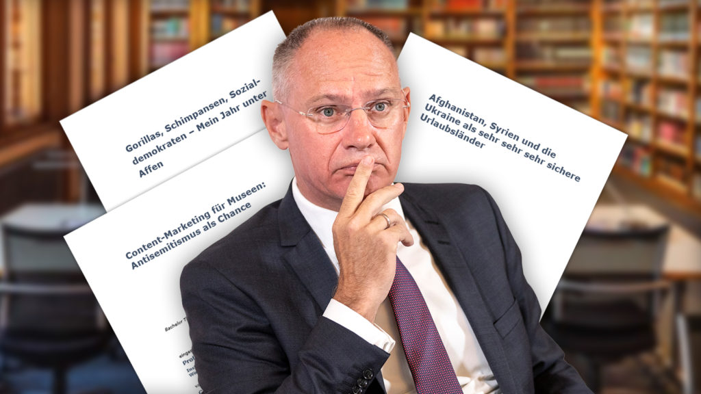 Karner nachdenklich in der Bibliothek