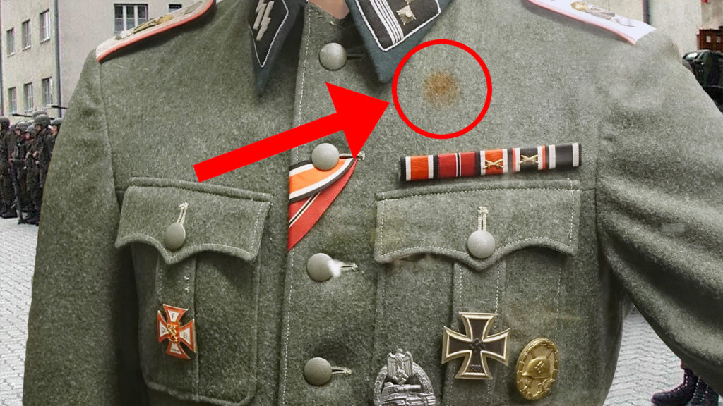 SS-Uniform mit Kaffeefleck