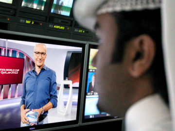 Scheich schaut Pariasek im TV an