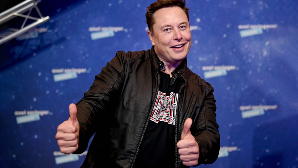 Elon Musk gibt zwei Daumen hoch