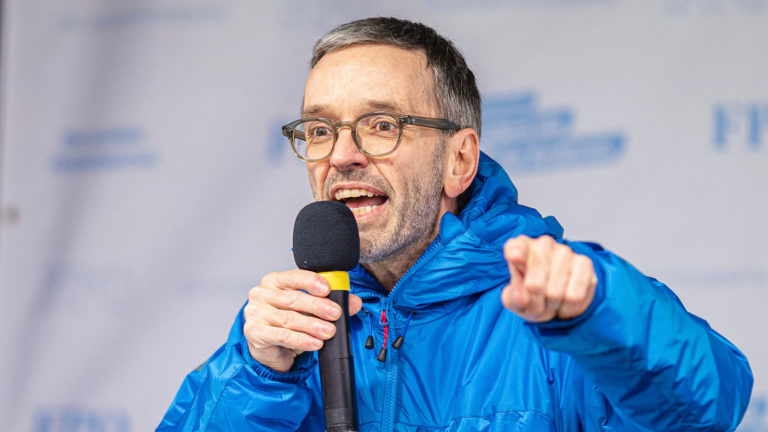 Kickl auf einer Demo