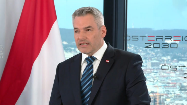 Kanzler Nehammer bei seine Rede