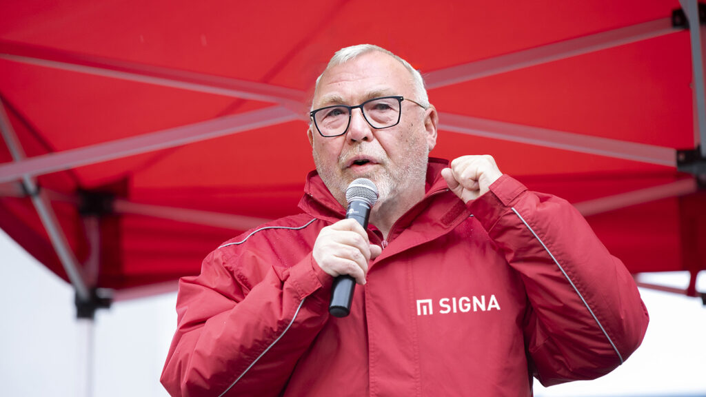 Alfred Gusenbauer streikt in Signa-Jacke