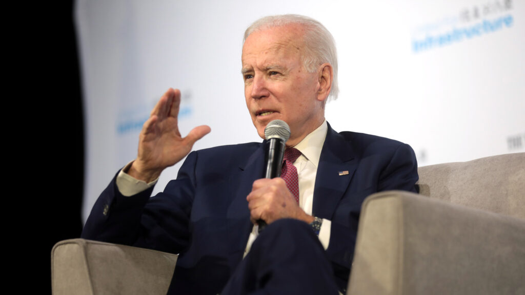 Biden hält eine Pressekonferenz