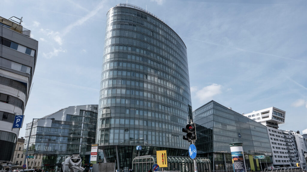 Das Bild zeigt das Vio Plaza Gebäude in Wien Meidling