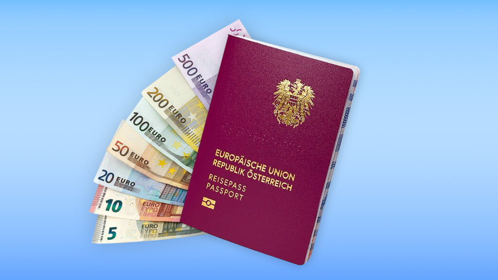 Das Bild zeigt einen Reisepass und Euro-Scheine.