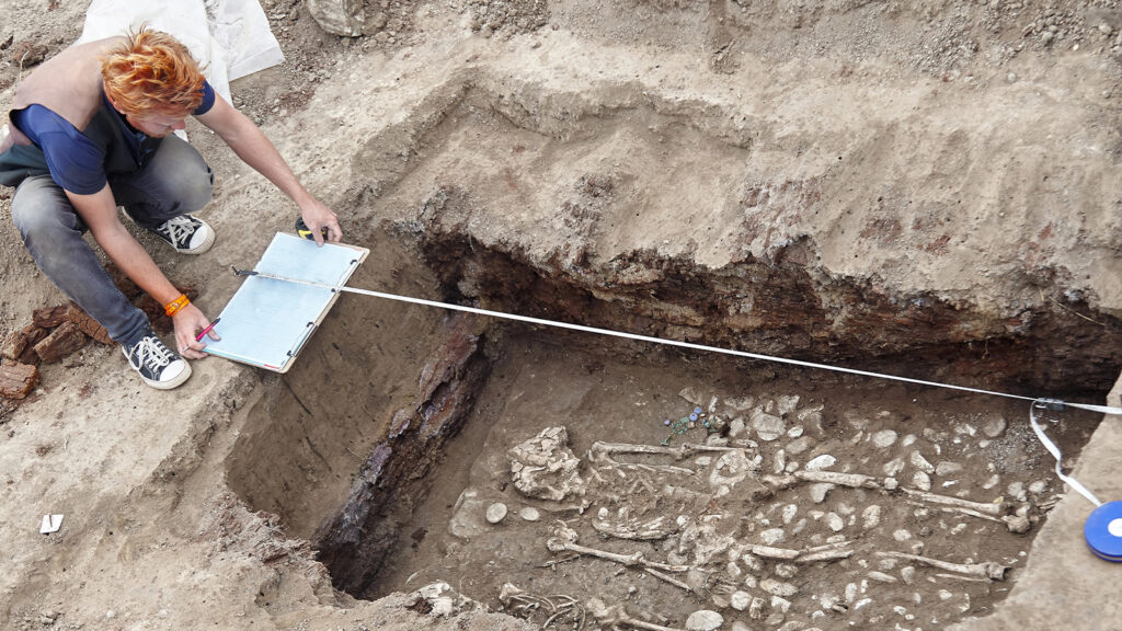 Das bild zeigt eine archäologische Ausgrabung.