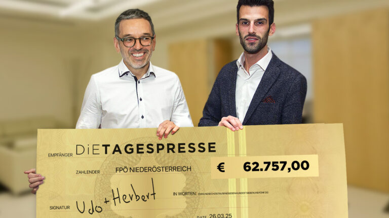 Das Bild zeigt Herbert Kickl und Udo Landbauer mit einem großen goldenen Scheck.