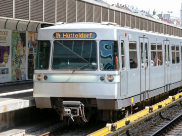 U4