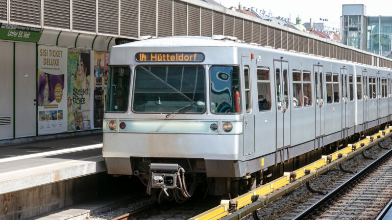 U4