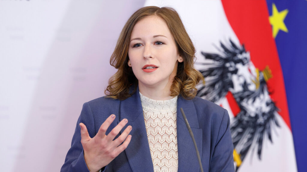 Das Bild zeigt Integrationsministerin Claudia Plakolm.