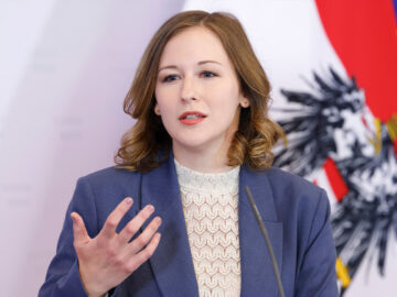Das Bild zeigt Integrationsministerin Claudia Plakolm.