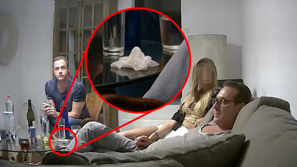 Ausschnitt aus Ibiza-Video mit Taschentuch am Tisch