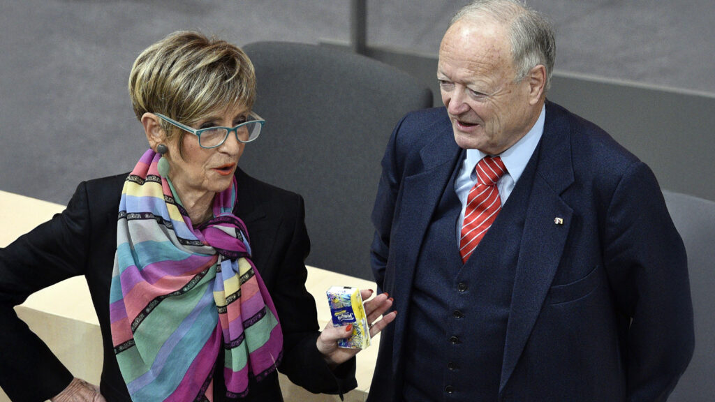 Das Bild zeigt Andreas Khol und Ingrid Korosec.