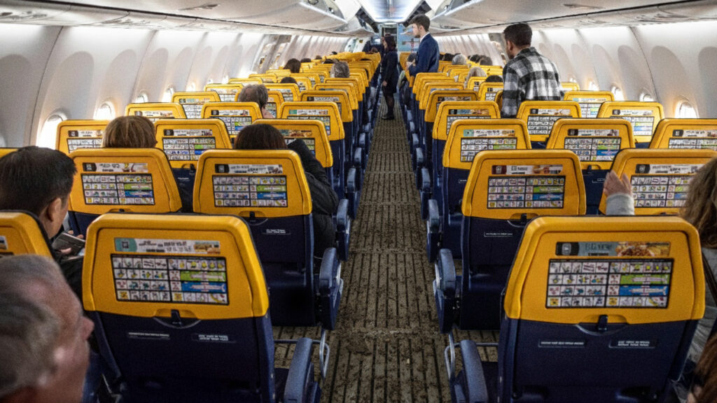 Flugzeug mit Vollspaltenboden statt normalem Boden