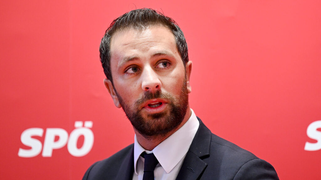 Das Bild zeigt einen erschrocken dreinschauenden Georg Dornauer.