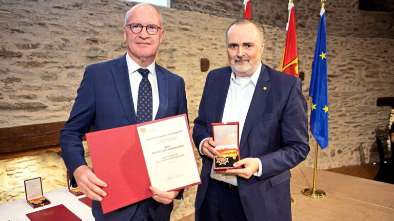 Doskozil verleiht Preis an seinen HNO-Arzt