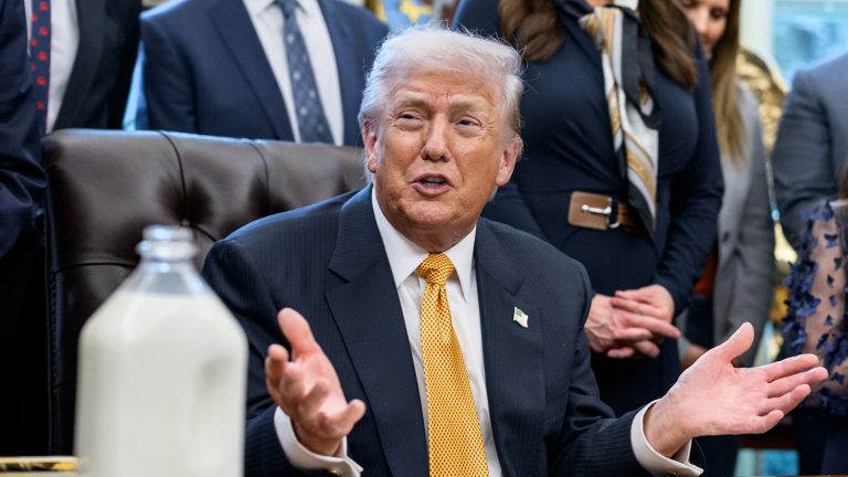 Trump im Oval Office