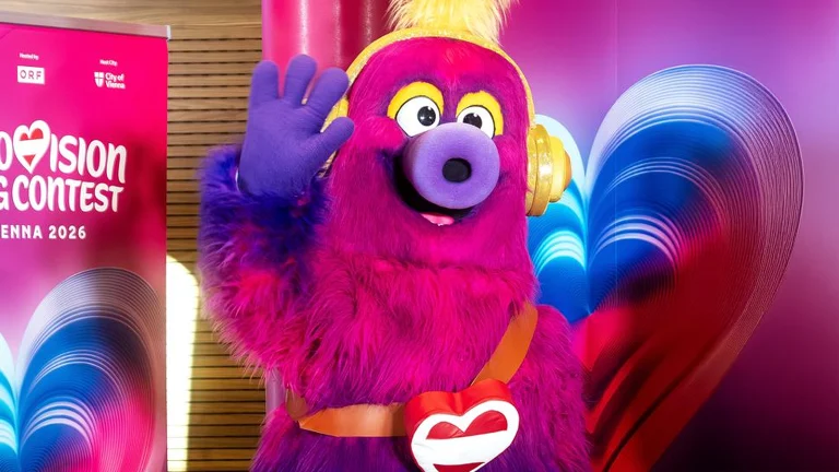 Das Bild zeigt das Eurovision Maskottchen Auri.
