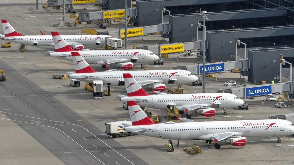 Flugzeuge der Austrian Airlines am Flughafen Wien