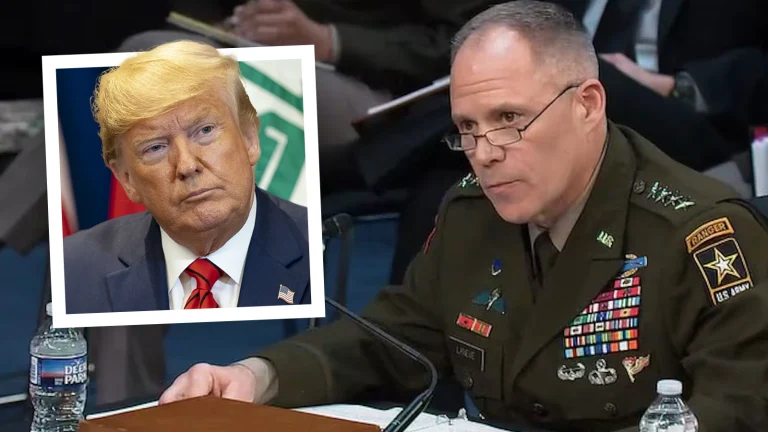 Das Bild zeigt Trump und einen US-General.