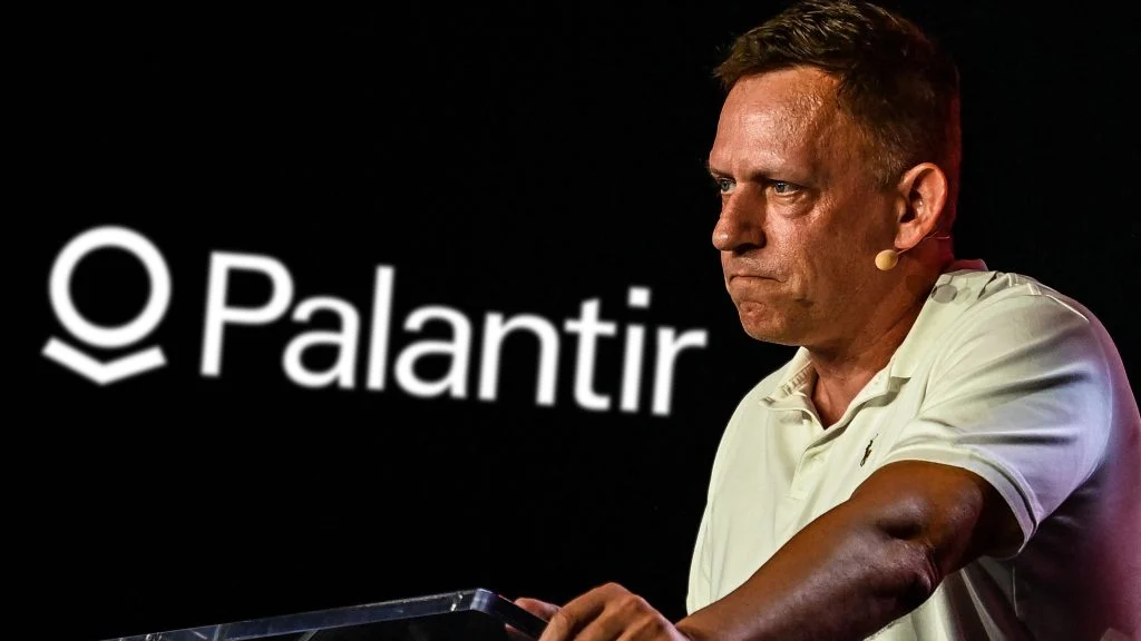 Peter Thiel mit Palantir Logo