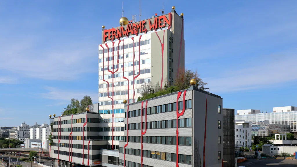 Das Bild zeigt das Wien Energie Fernwärmekraftwerk in Spittelau.