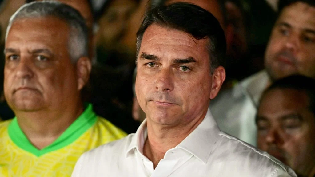 Das Bild zeigt einen zerknirschten Bolsonaro.